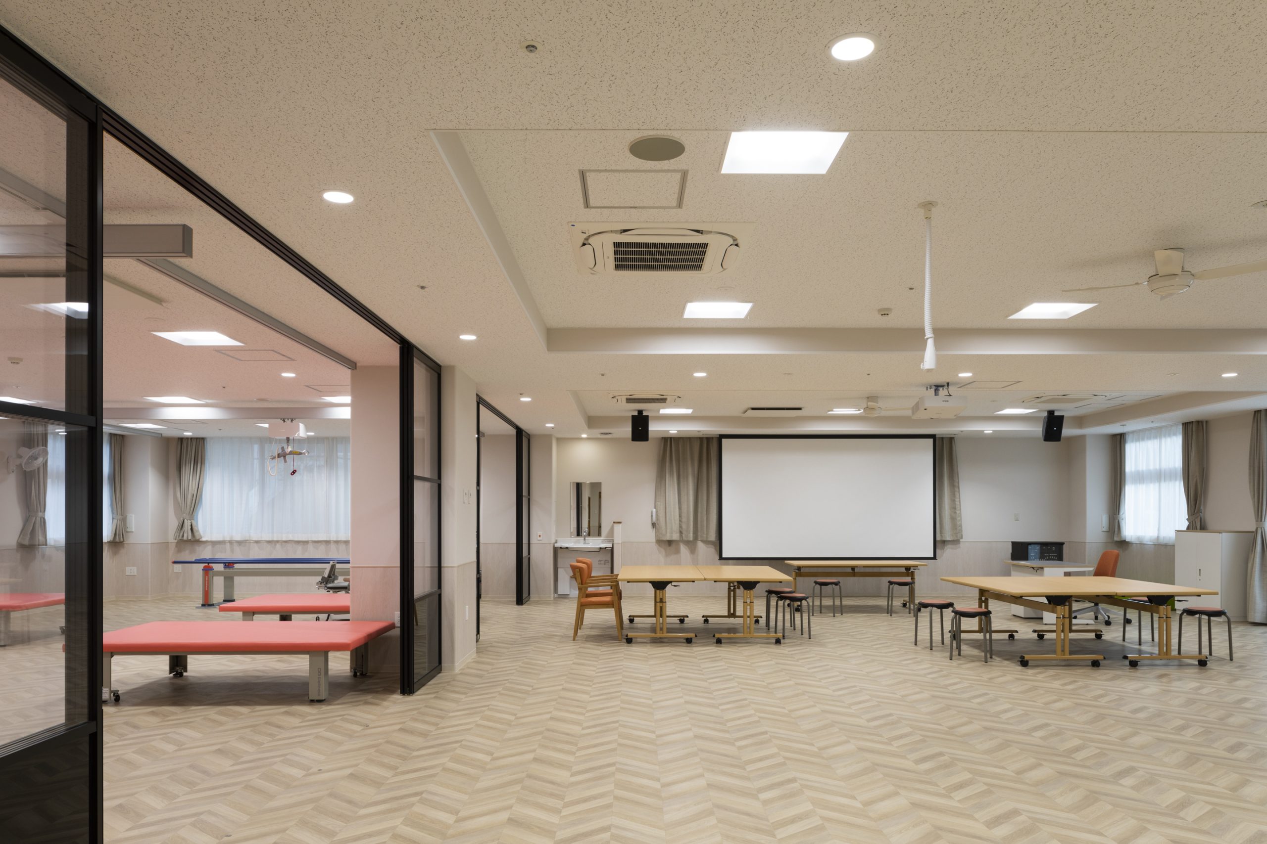 職場の雰囲気の写真