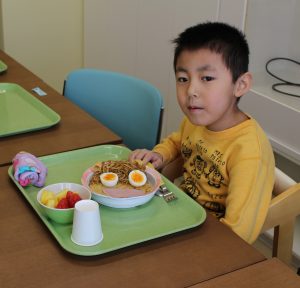 自分たちで作ったご飯
