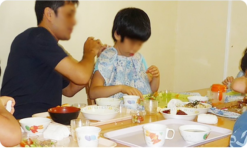 朝食の様子