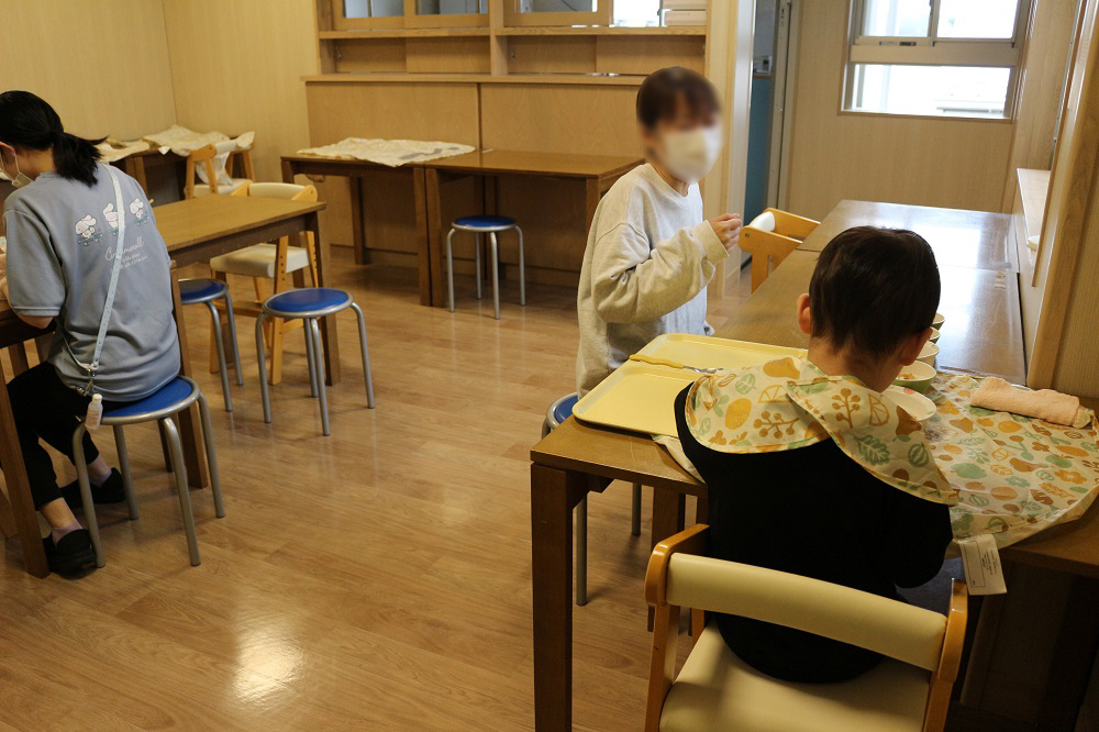 昼食の様子
