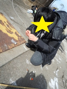 餌をつける様子