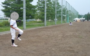 試合に向けてピッチング練習の写真