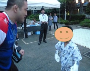 総合格闘家の大山さんファミリーとそのお仲間の方々の写真