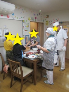 お寿司を握っている様子4