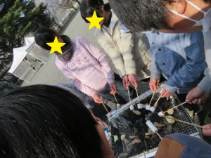 焼きマシュマロを焼いている様子2