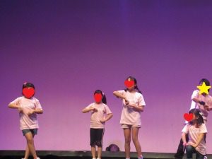 ダンスの披露