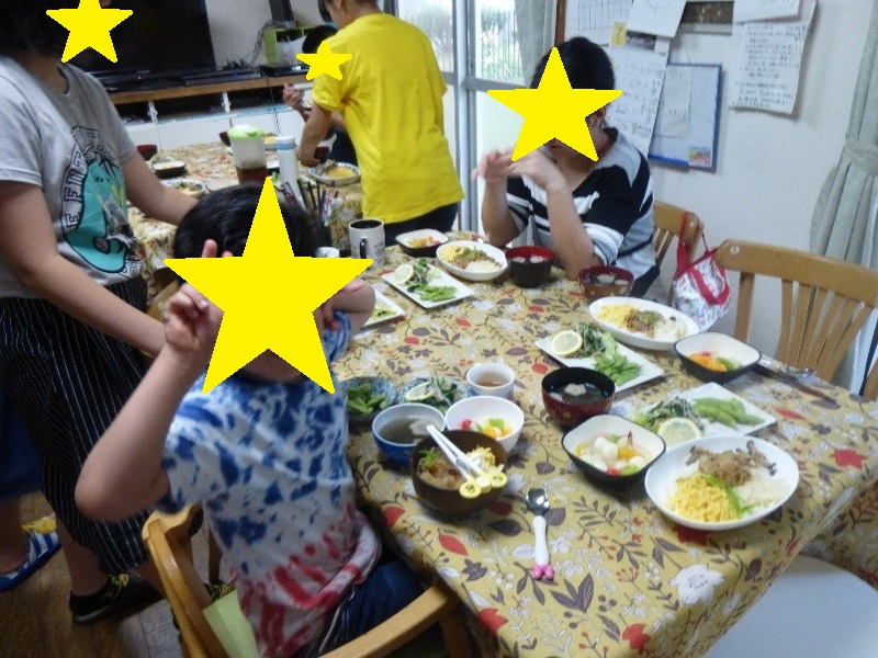 みんなでご飯2
