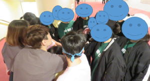 控室での写真